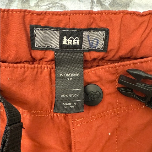 REI Women's Burnt Orange Cargo Shorts - Picture 4 of 5